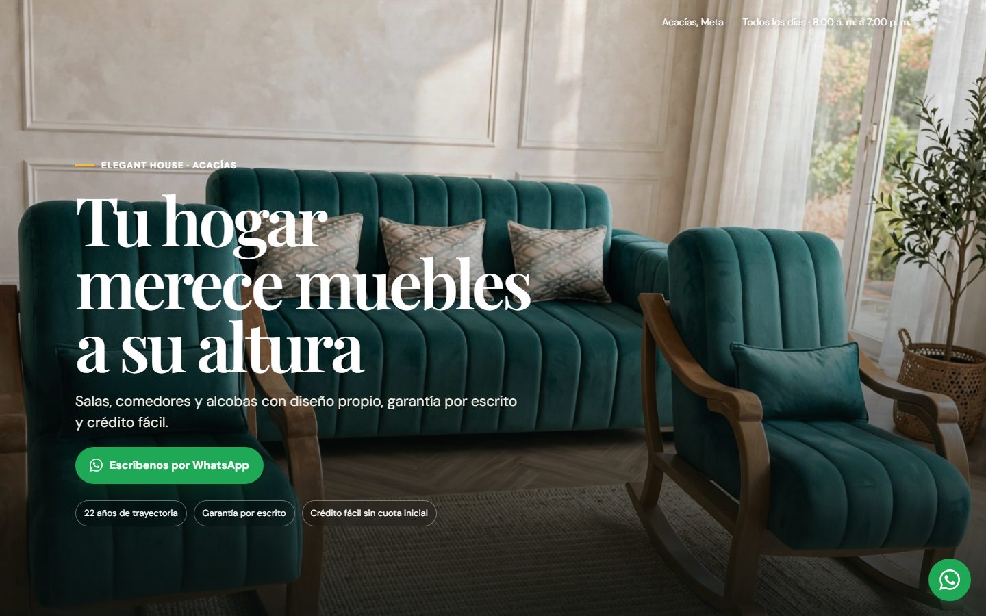 Página de inicio de Casa Elegante: sala verde esmeralda con el titular Tu hogar merece muebles a su altura